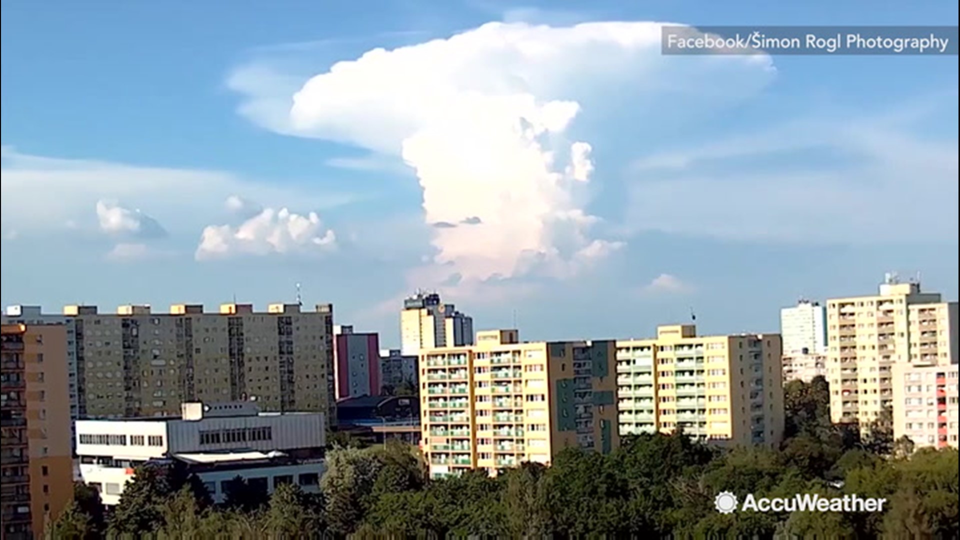 An impressive isolated thunderstorm appeared in the Czech Republic in Prague on June 5. The textbook storm developed a massive anvil cloud that filled the sky as the storm matured.