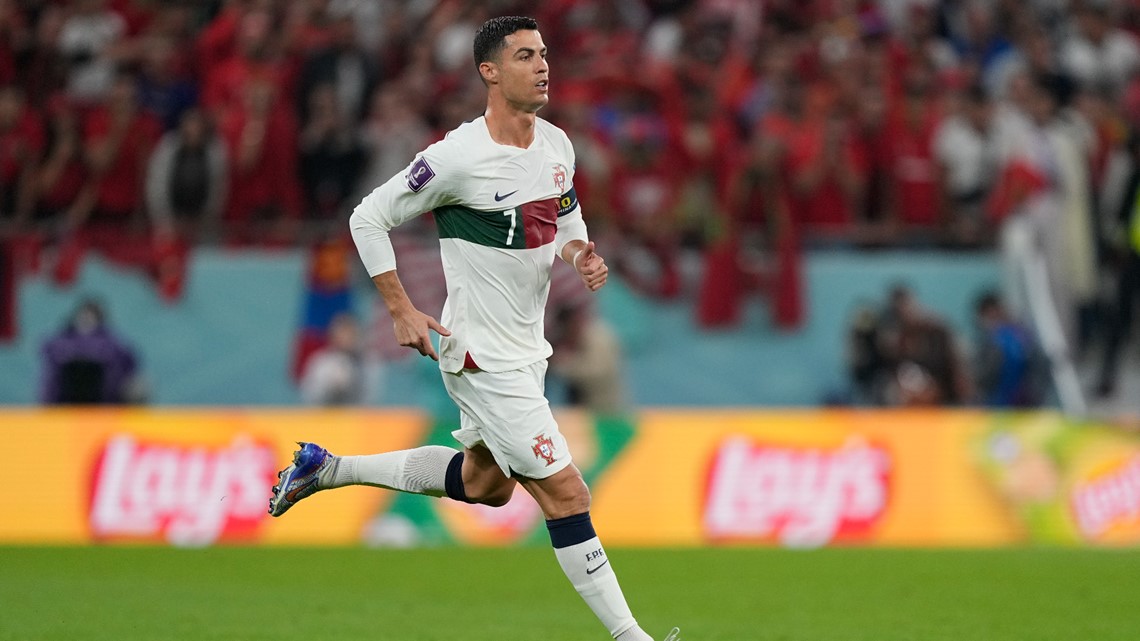 Apakah Cristiano Ronaldo mulai untuk Portugal?  Mengapa dia duduk