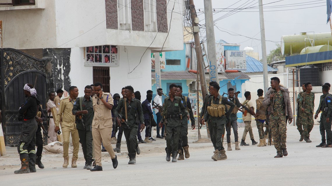 Orang-orang bersenjata menyerbu hotel di ibu kota Somalia, Mogadishu