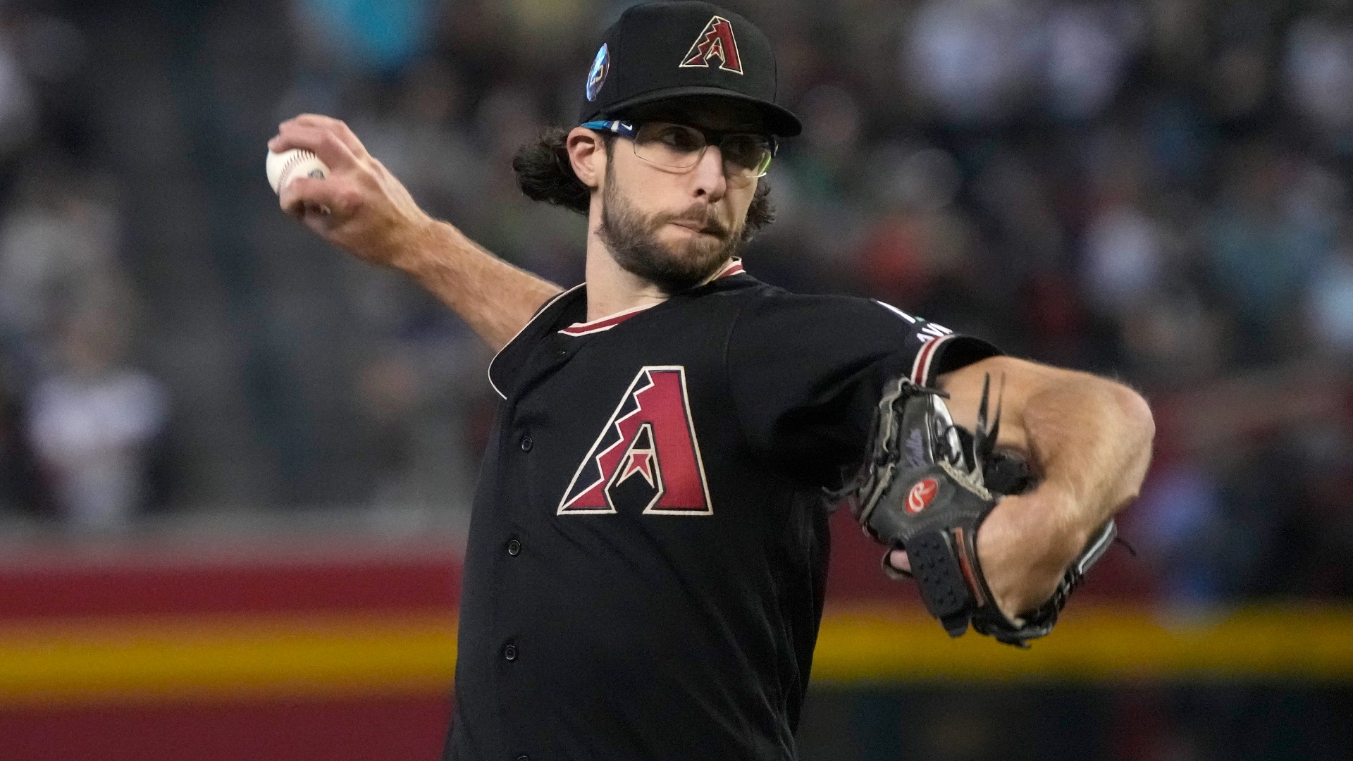 Diamondbacks pitcher hits bird with pregame throw