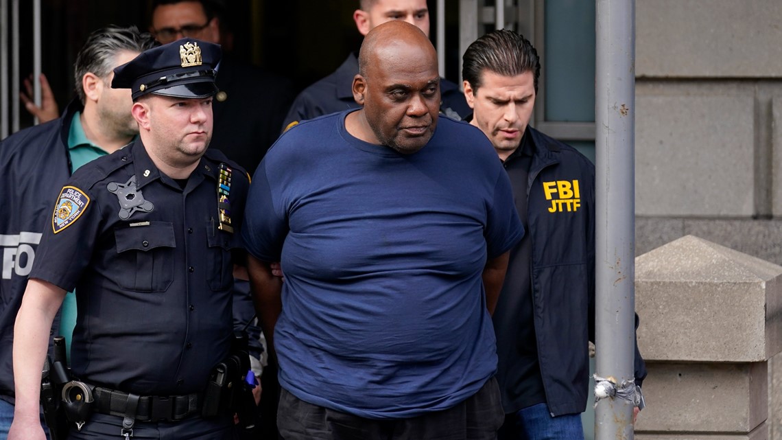 Juri agung mendakwa tersangka dalam penembakan massal di kereta bawah tanah Brooklyn