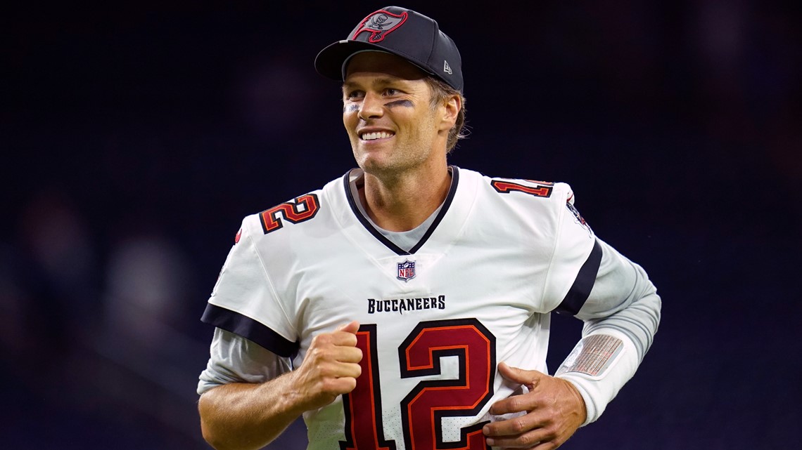 Tom Brady, Tampa Bay Buccaneers QB, mengumumkan pensiun NFL
