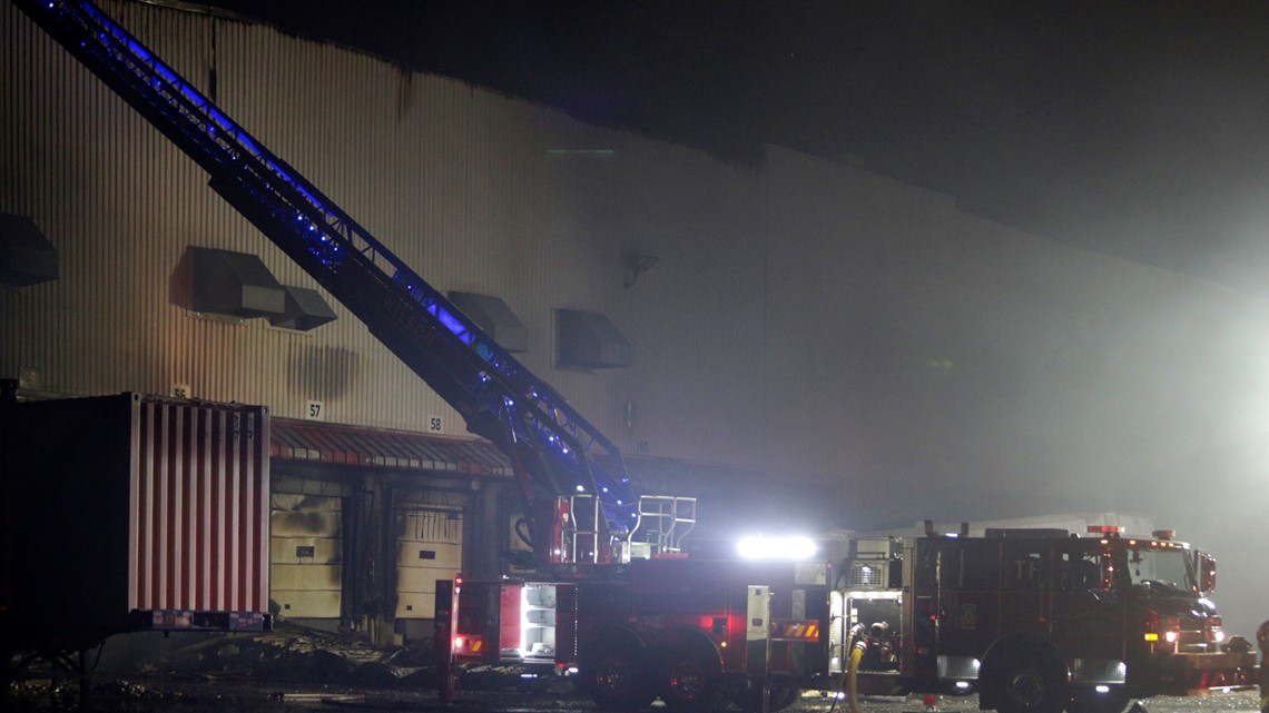 Kebakaran pusat distribusi QVC di NC: “Bagian utama” hancur