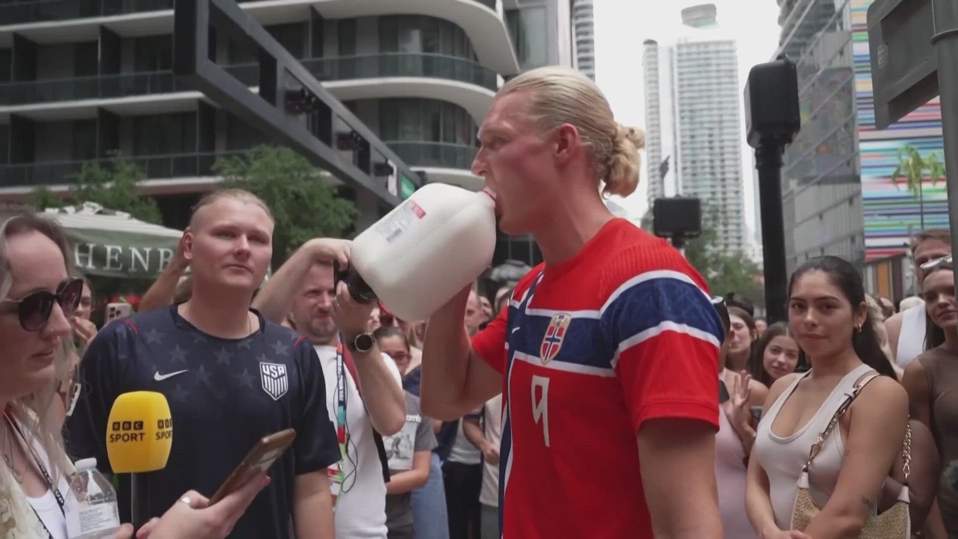 12+ Medium Vs Long Hair 'New season, new trim': Erling Haaland debuts buzz cut, ditching