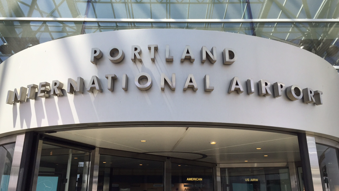 'Fumes' make Alaska Airlines flight make emergency landing at PDX ...