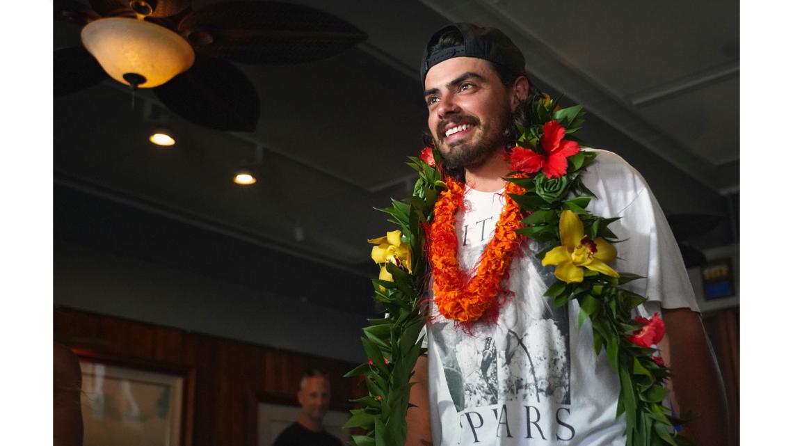 Man who went viral for quitting job, buying a boat and sailing to Hawaii with his cat arrives safely in Oahu