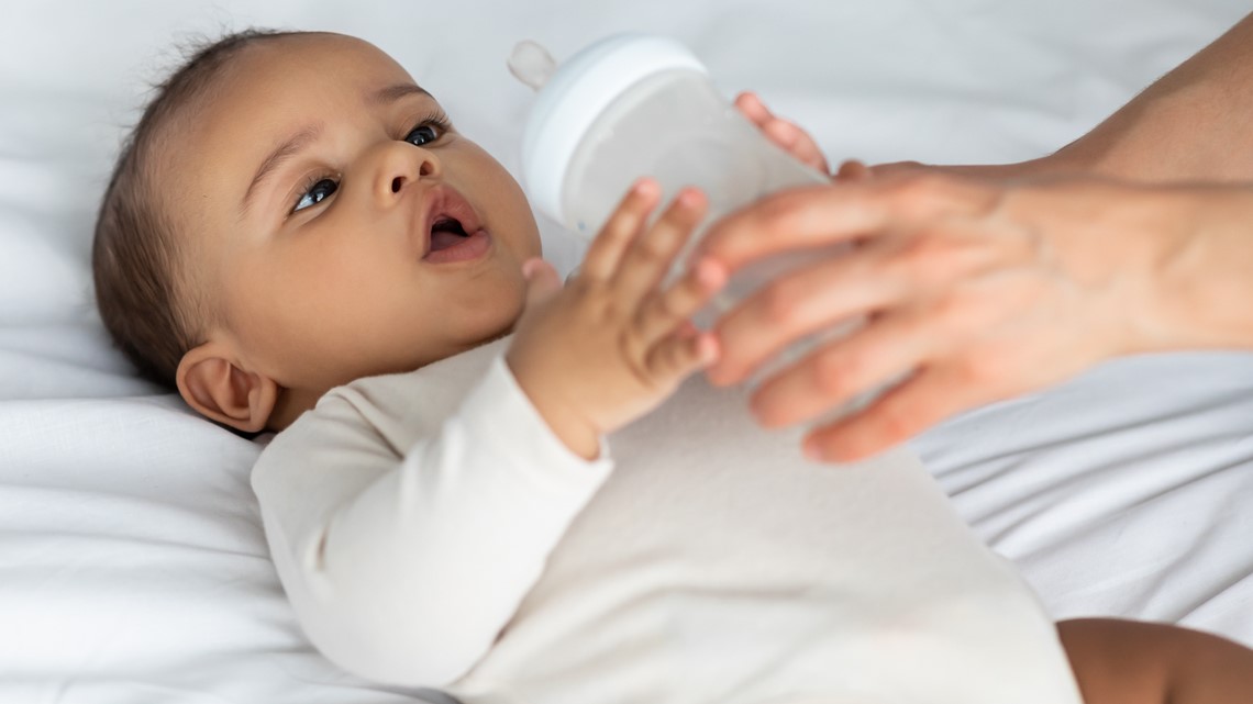 Apa yang bisa orang tua lakukan jika merek susu formula bayi habis?