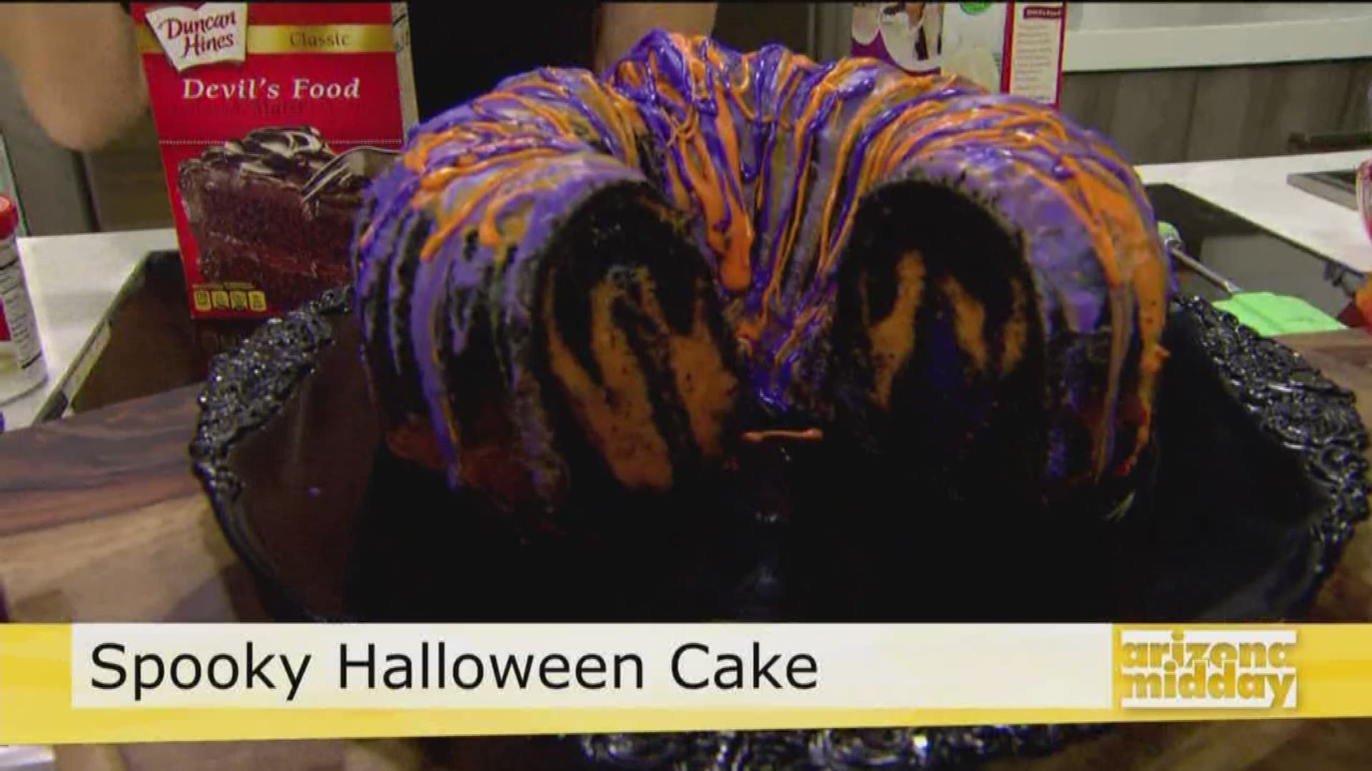 Jan shows us how to create a festive cake perfect for any Halloween celebration.