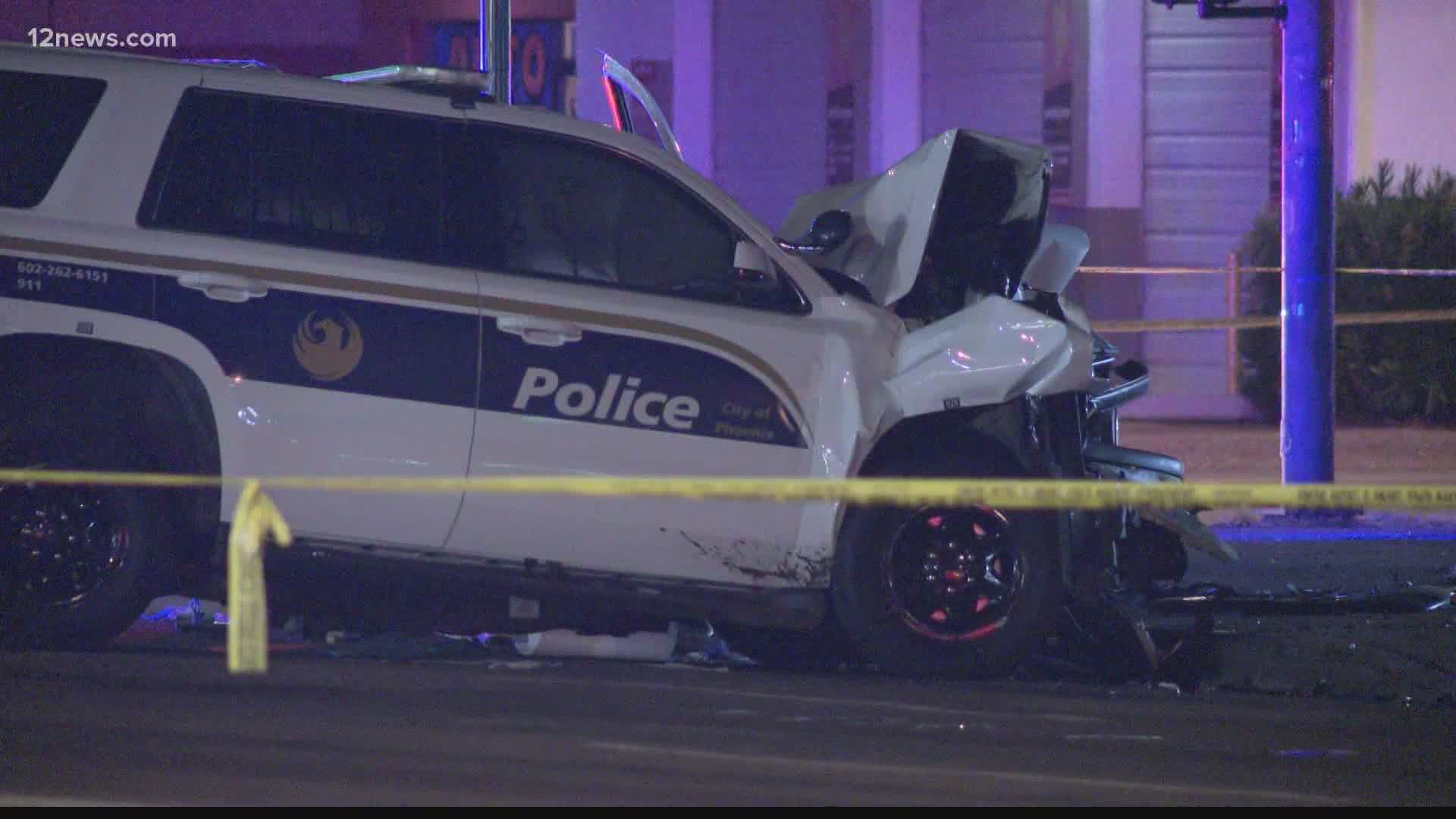 2 Police Officers 2 Civilians Seriously Injured After Car Crash 12news Com