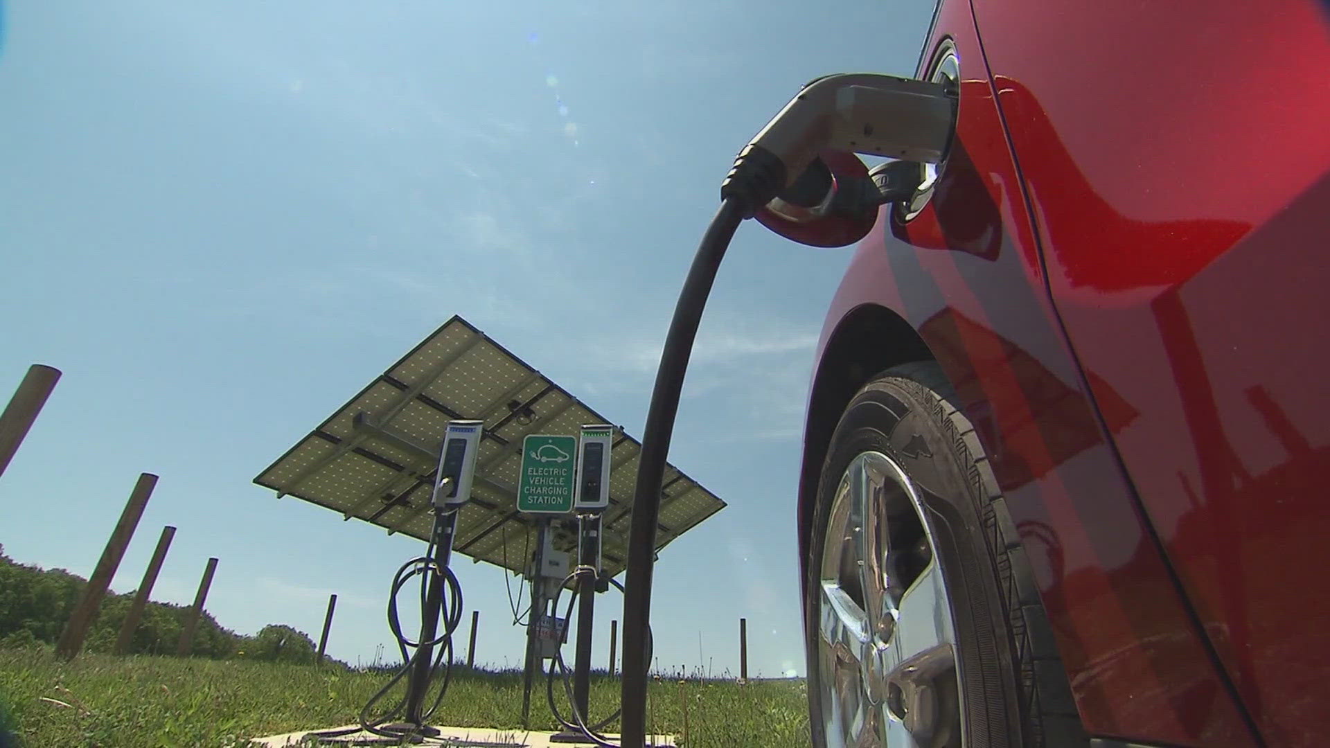 Drivers can soon see more EV charging stations along Arizona interstates. Troy Lynch has more.