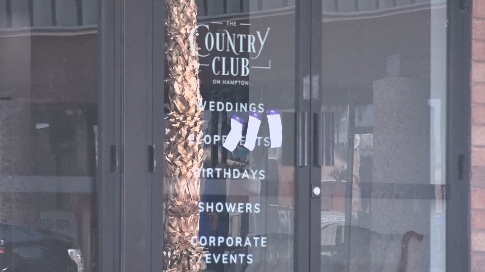 Brides and grooms “to be” are scrambling to find a new place to get married tonight-- after a Mesa wedding venue called Country Club on Hampton suddenly closed.