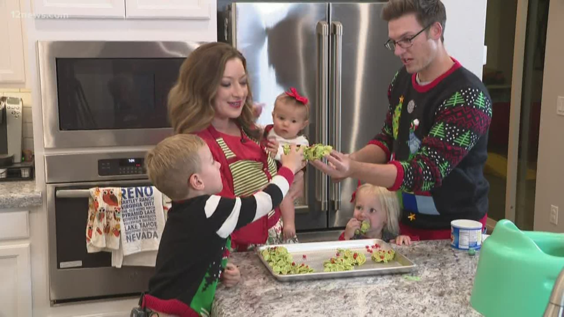 Jen Wahl shows us how to make Christmas wreath treats. They look delicious!