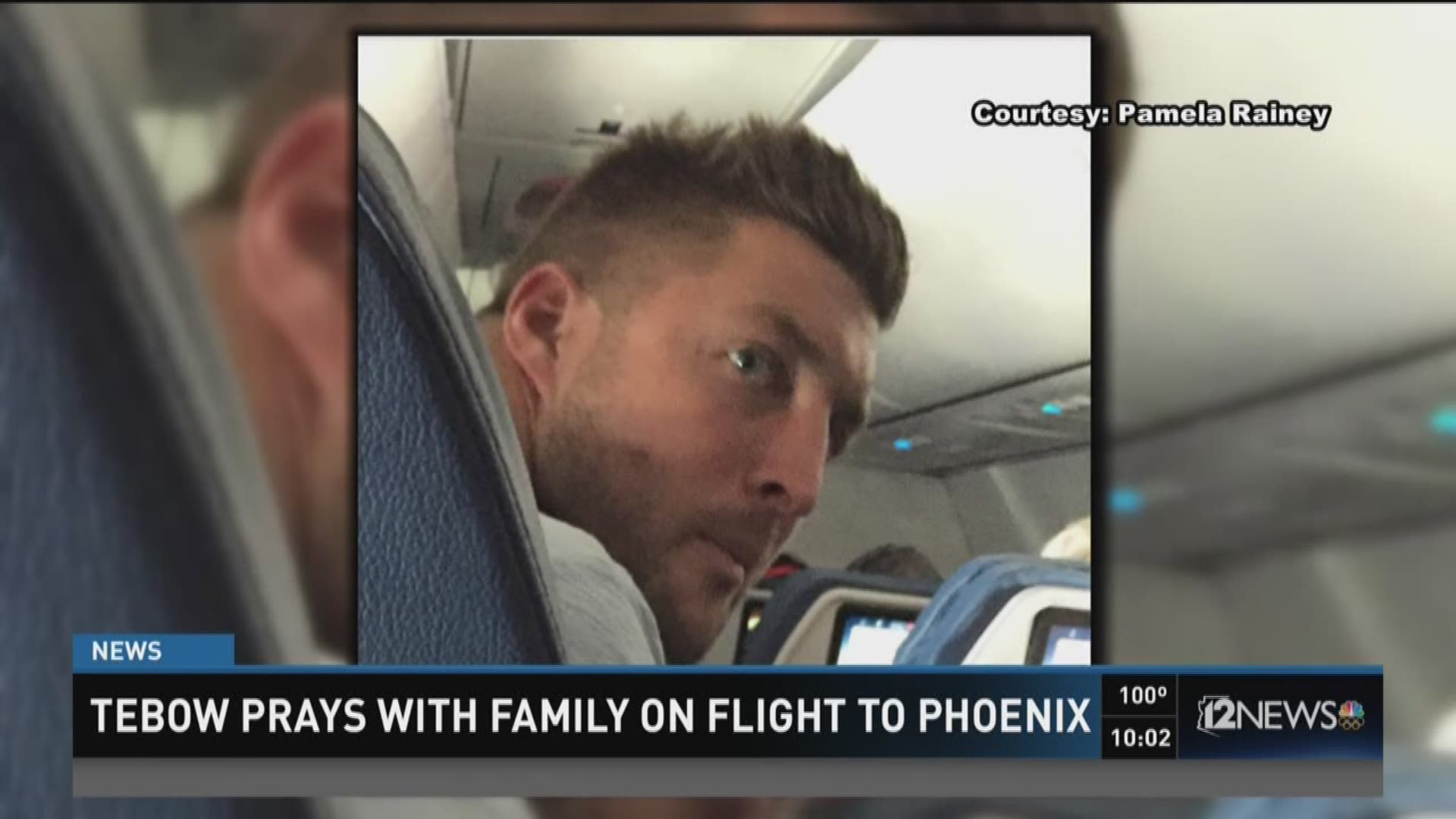 Tim Tebow Helps Passengers During On-Flight Medical Emergency