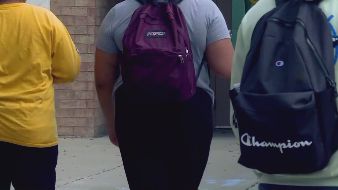 Arizona school districts still working to fill teaching positiona - Vimarsana News