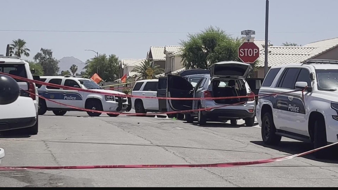 Petugas terluka, pria ditangkap setelah kebuntuan di Phoenix Selasa