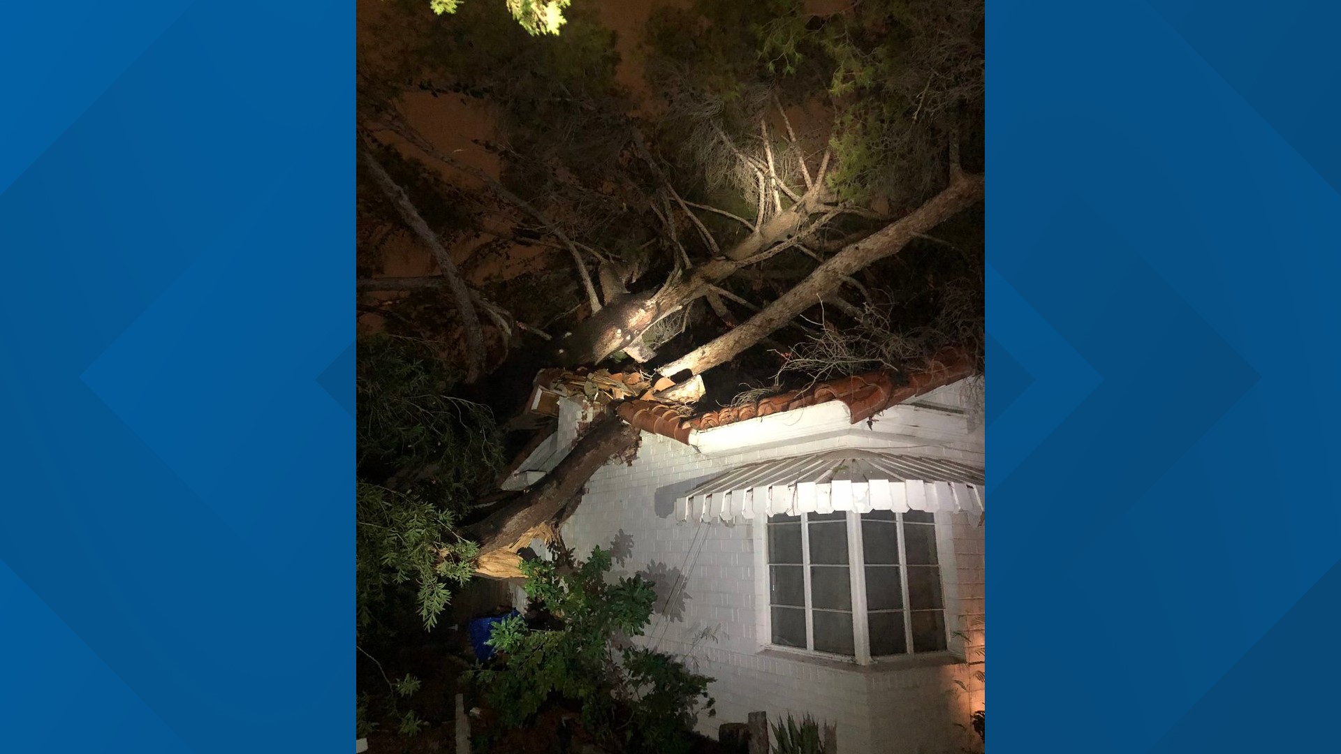 Property damage reported after monsoon storm rolls through Phoenix area ...