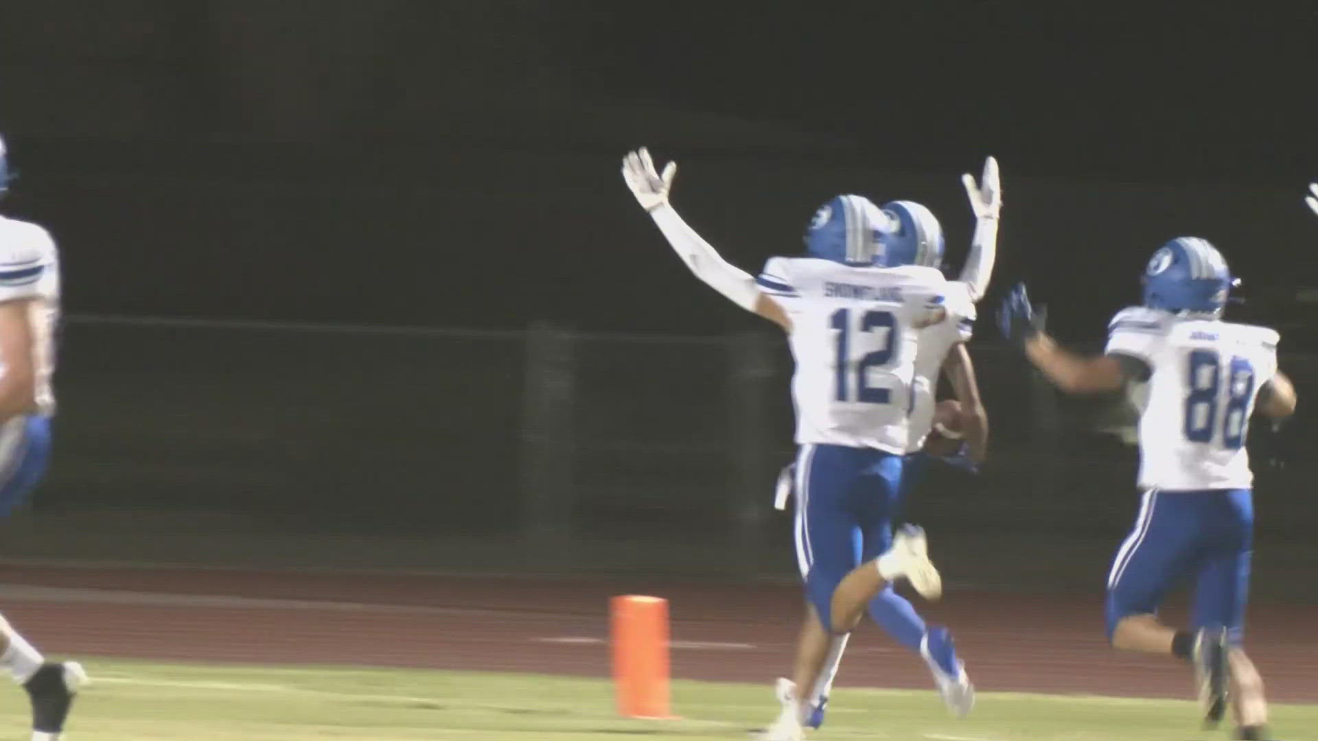 The Snowflake Lobos kept their undefeated season going by coming down to Chandler and defeating Seton Catholic. Watch the highlights above.