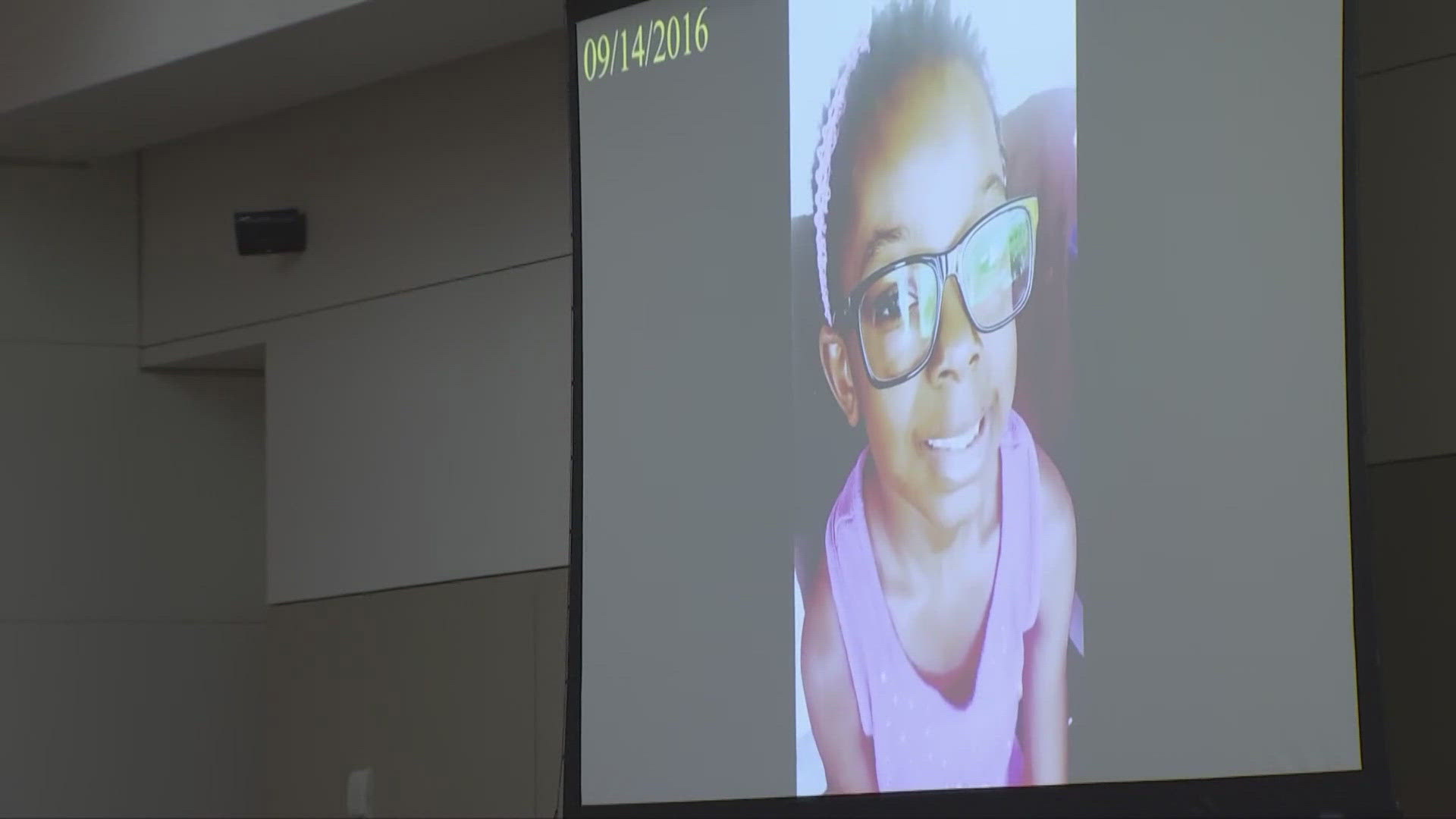 Sw 9593 Former Phoenix cop on trial for death of 7-year-old child | 12news.com