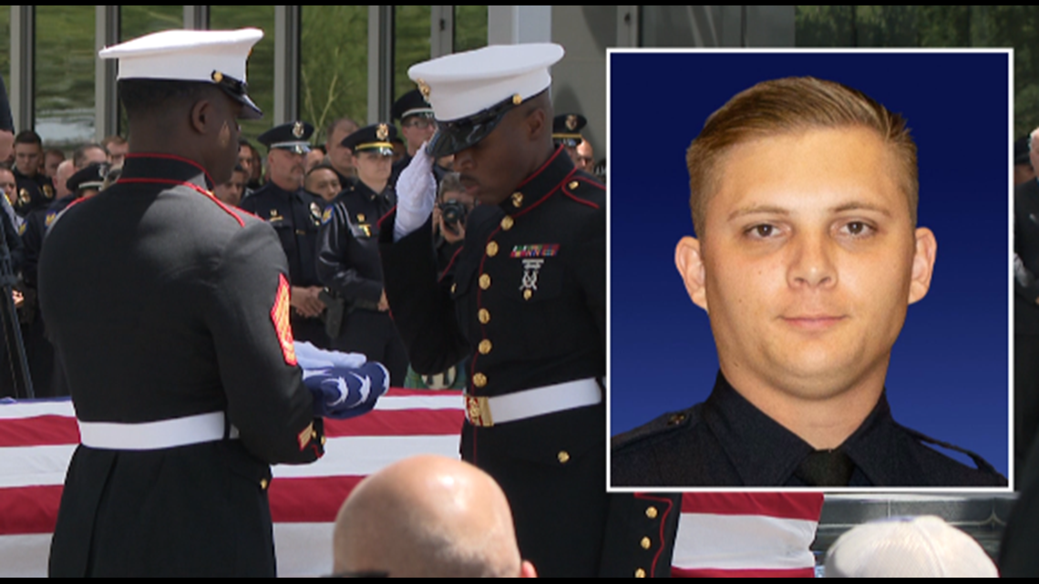 Family, officers share memories at funeral for Phoenix police officer killed in the line of duty - Vimarsana News