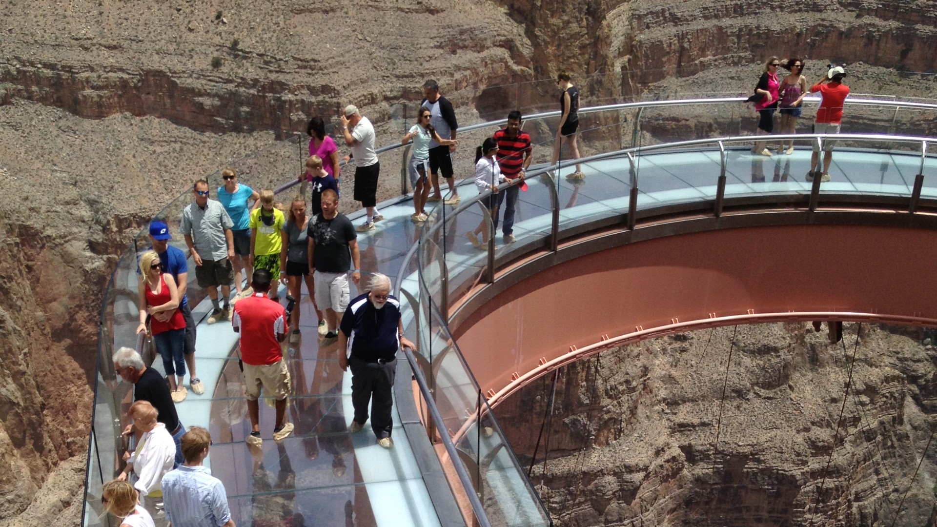 Grand Canyon Skywalk mulling new policies after fatal jump