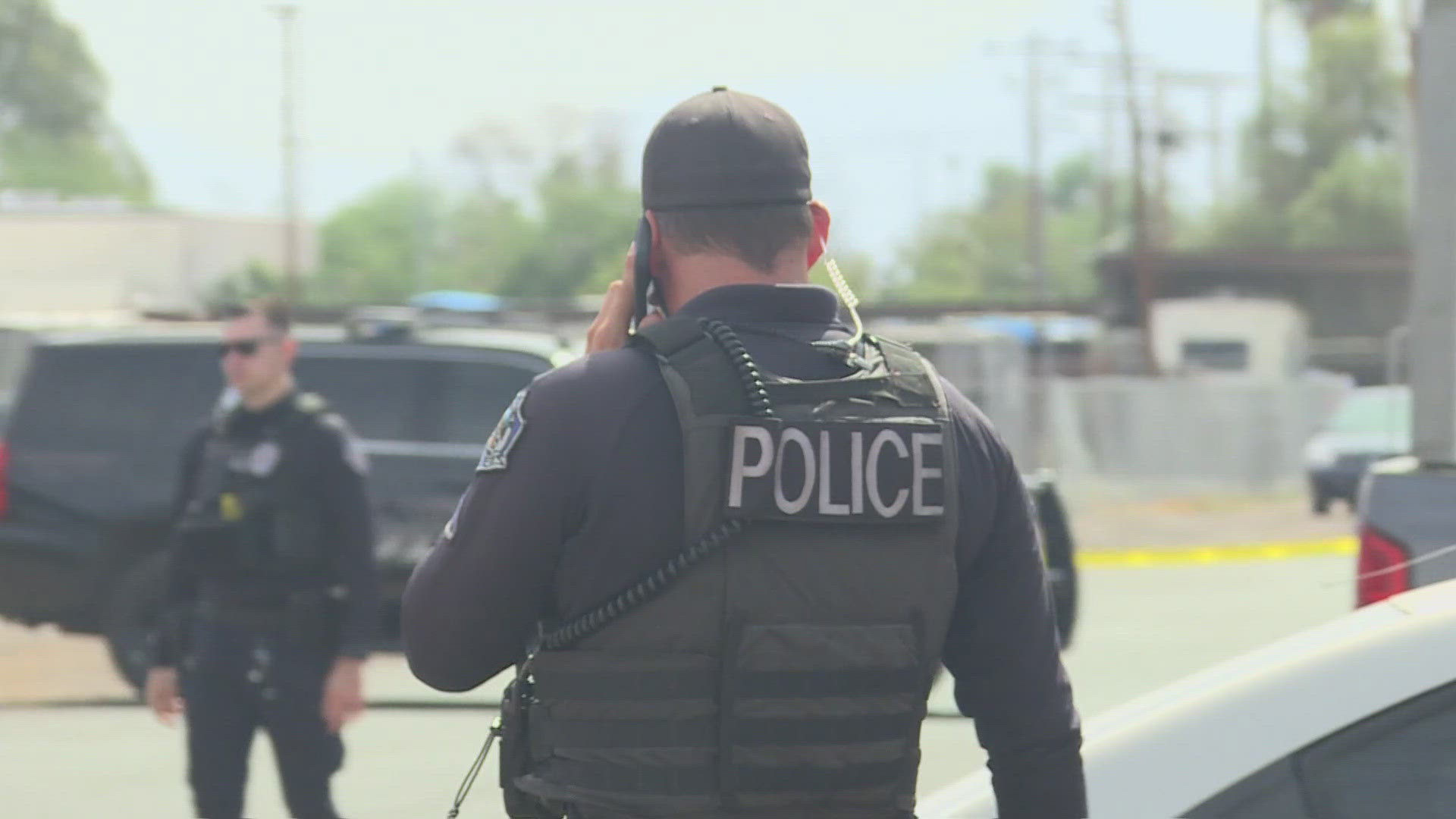 Man found dead in Mesa alley: Police investigating | 12news.com