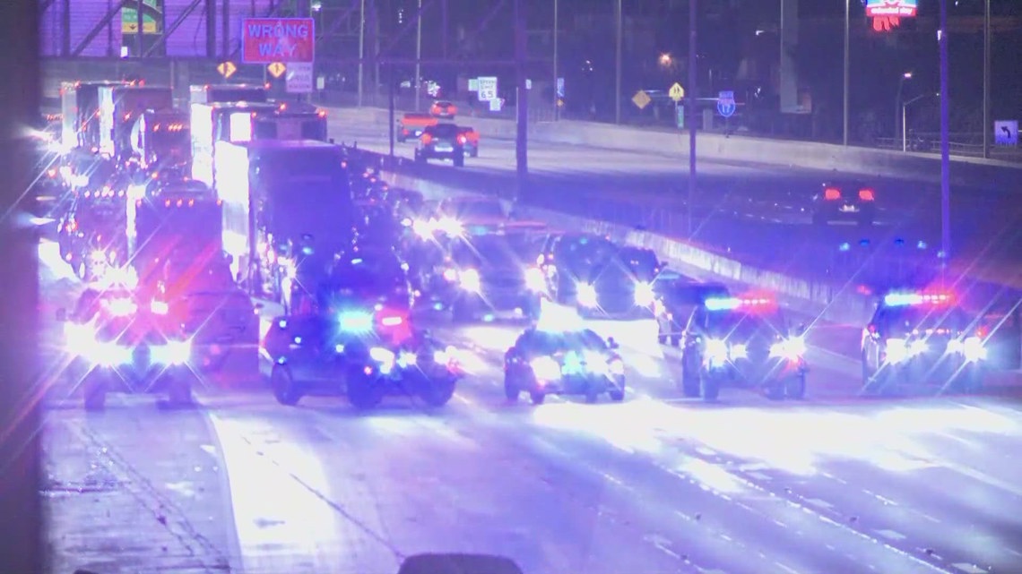 Man dead after 2 crashes along northbound I-17 in north Phoenix