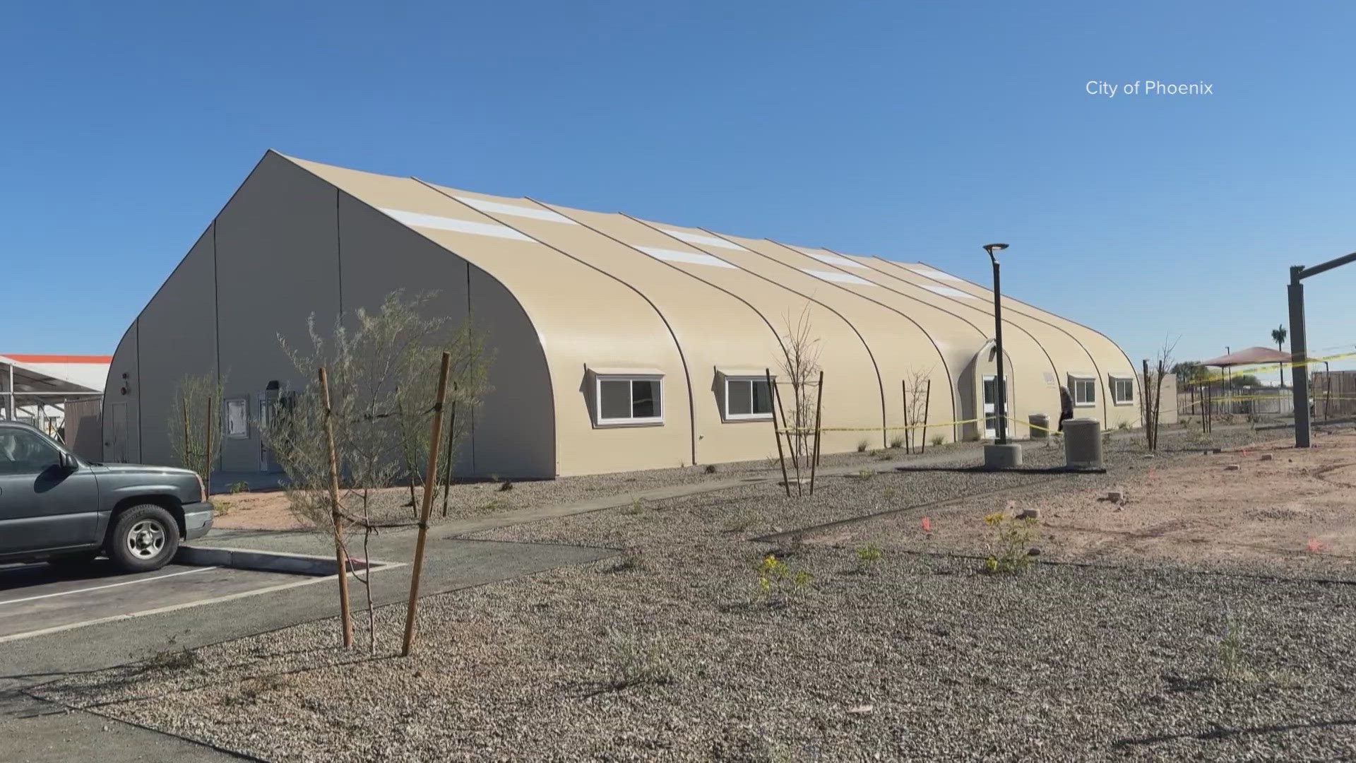 New homeless shelter opens in west Phoenix | 12news.com