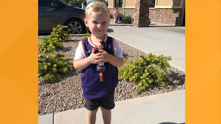 Phoenix Suns Devin Booker Shares Show And Tell Memory On Twitter 12news Com