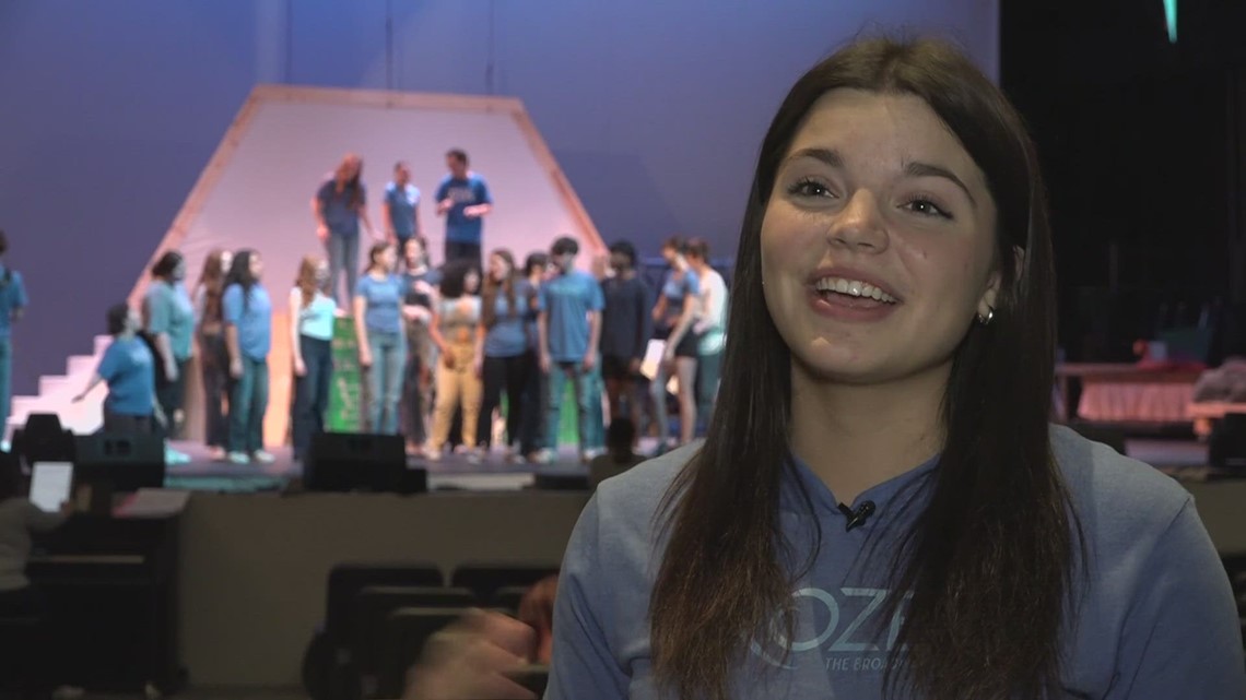 Gilbert high school wins nationwide contest to produce Disney's Frozen