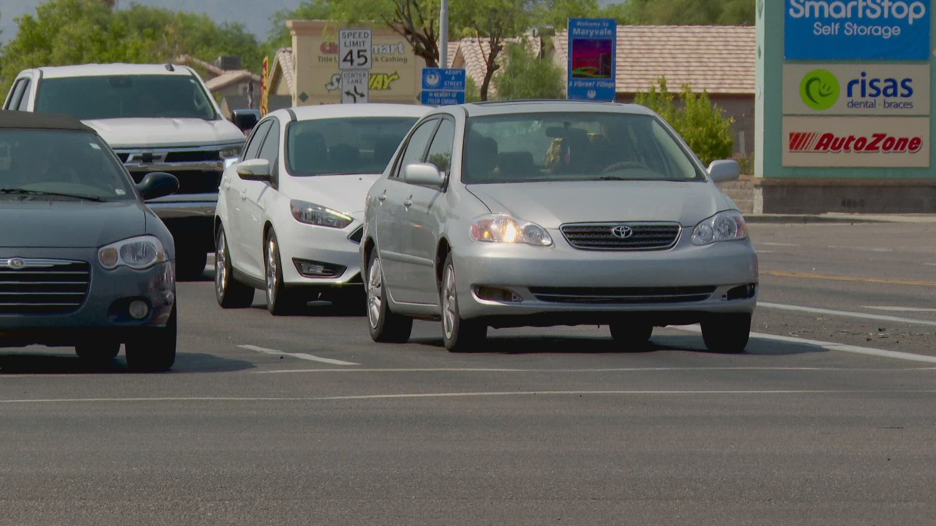 Man dies after being hit by car in west Phoenix | 12news.com