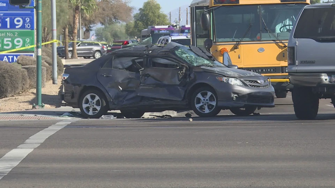 Teen girl in critical condition after crash in north Phoenix | 12news.com