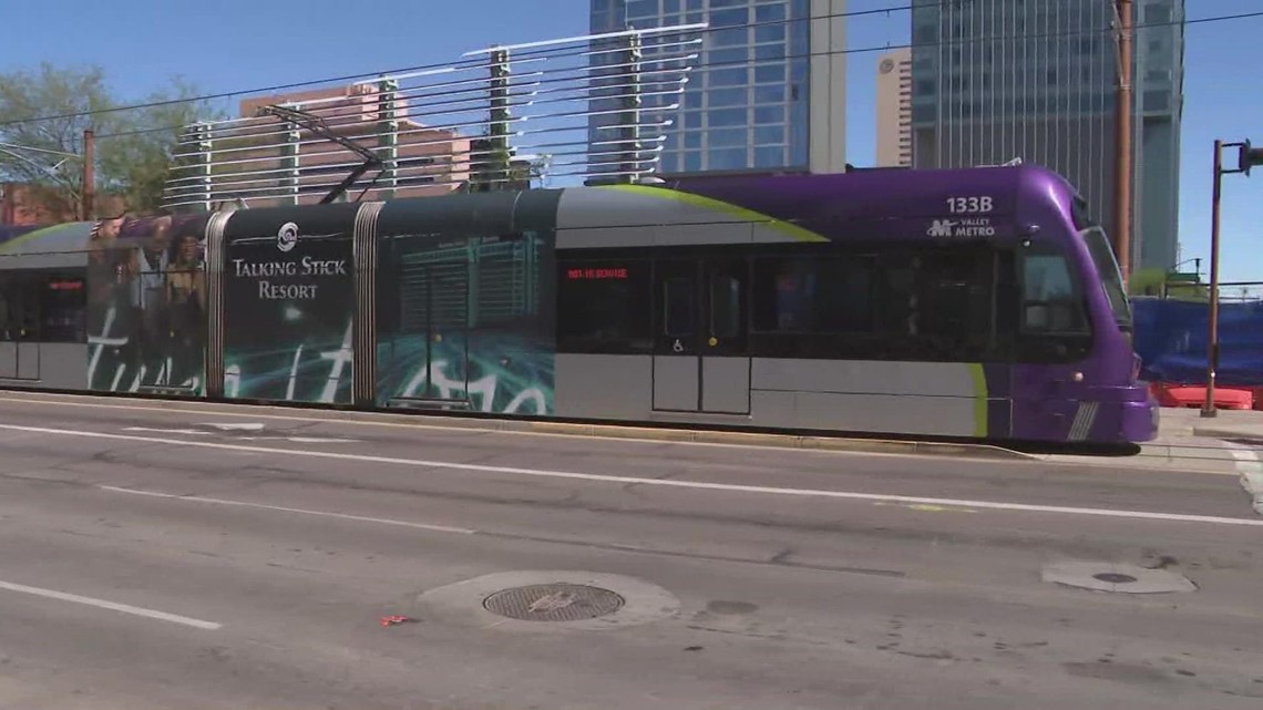 Where to park, how to ride the light rail for free for Phoenix Super Bowl  events