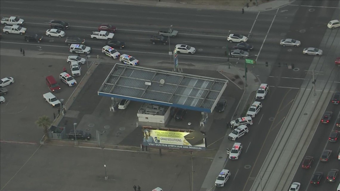 Polisi menyelidiki penembakan ganda di toko serba ada Phoenix