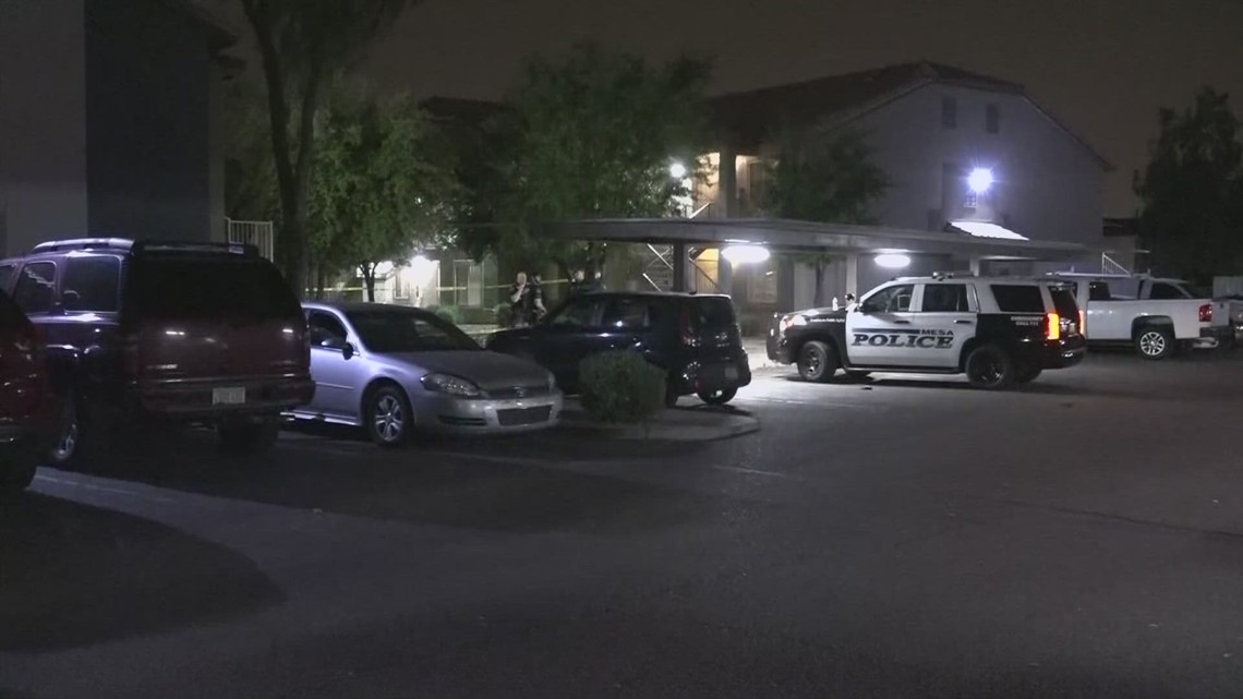 3 People Found Dead In Mesa Apartment | 12news.com