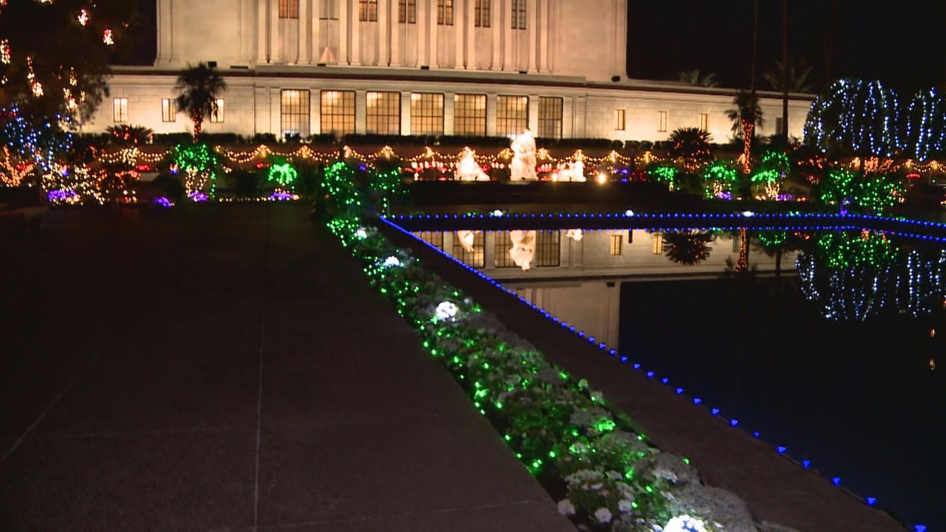 PHOTOS Mesa temple lights up for Christmas