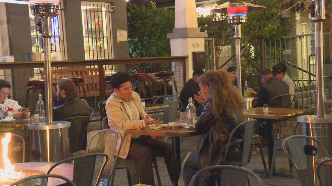 Restoran Phoenix Anda perlu reservasi