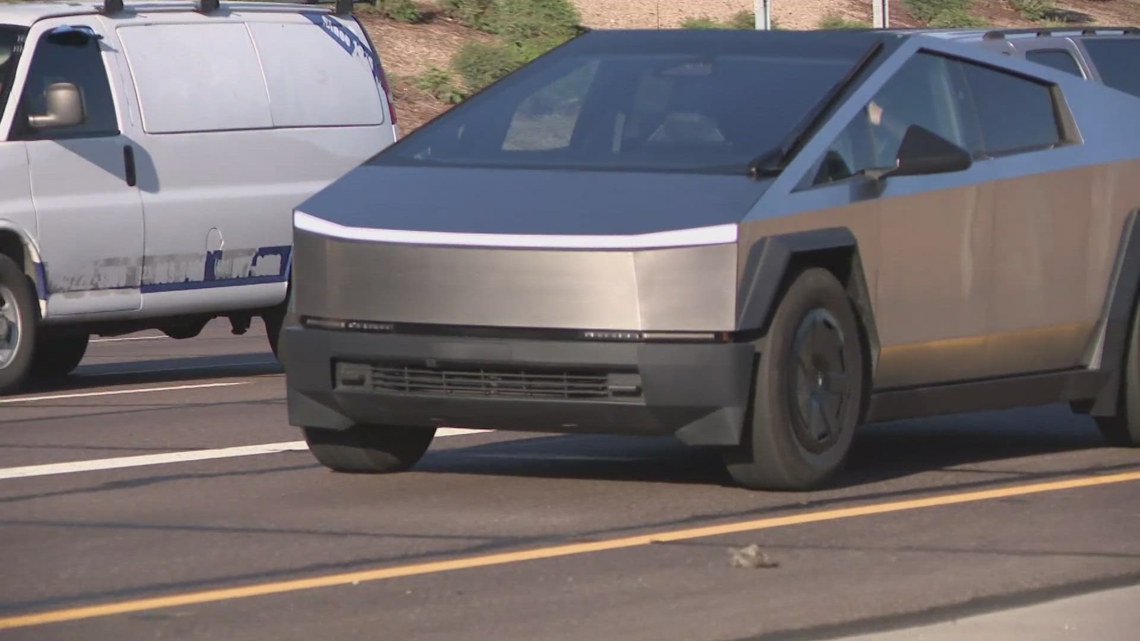 Electric vehicles soon won't be allowed in HOV lane with just the driver