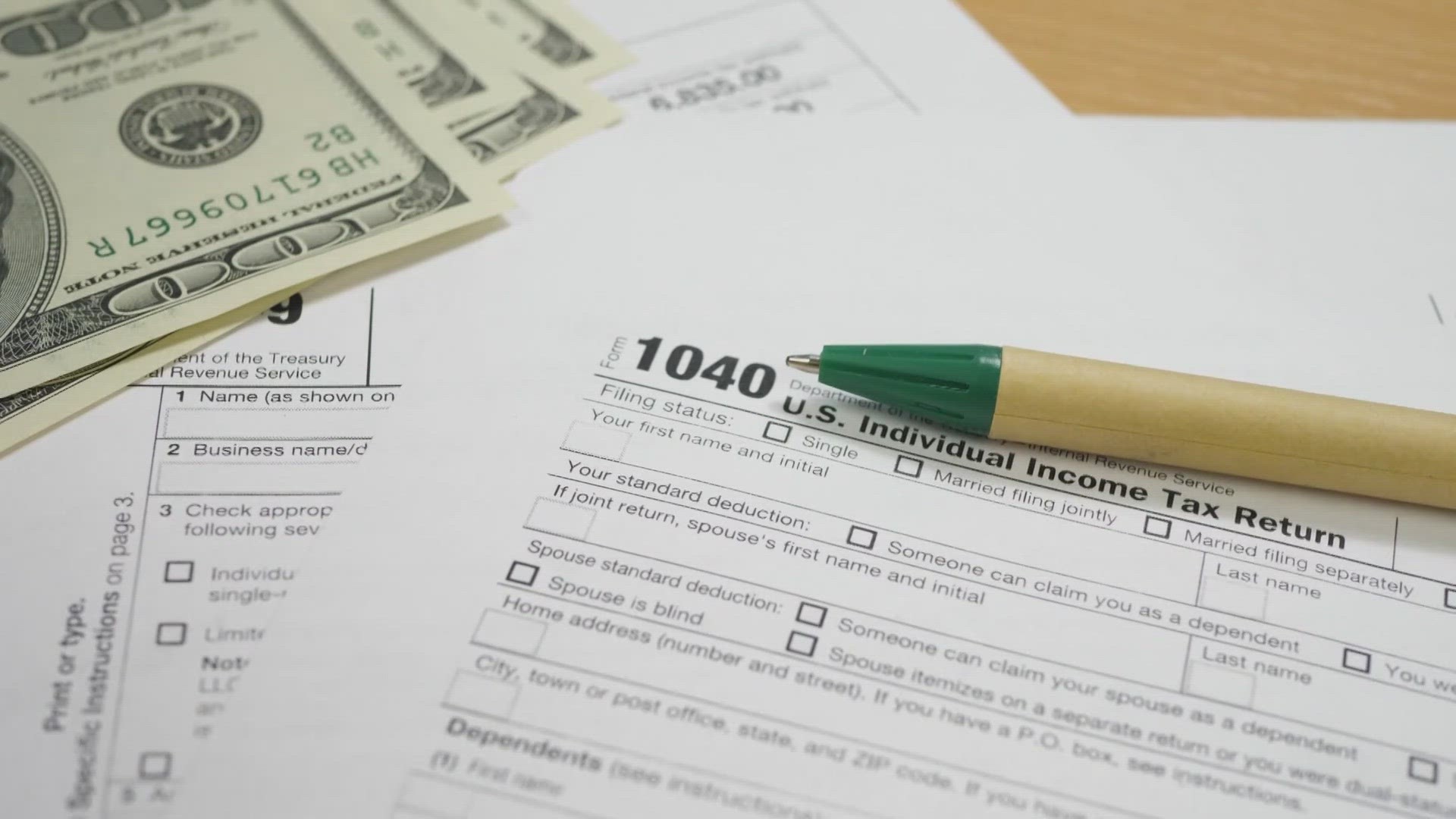 A tax expert in Arizona has some pointers to help you as the April 15th tax filing deadline approaches. Watch the video above for more.