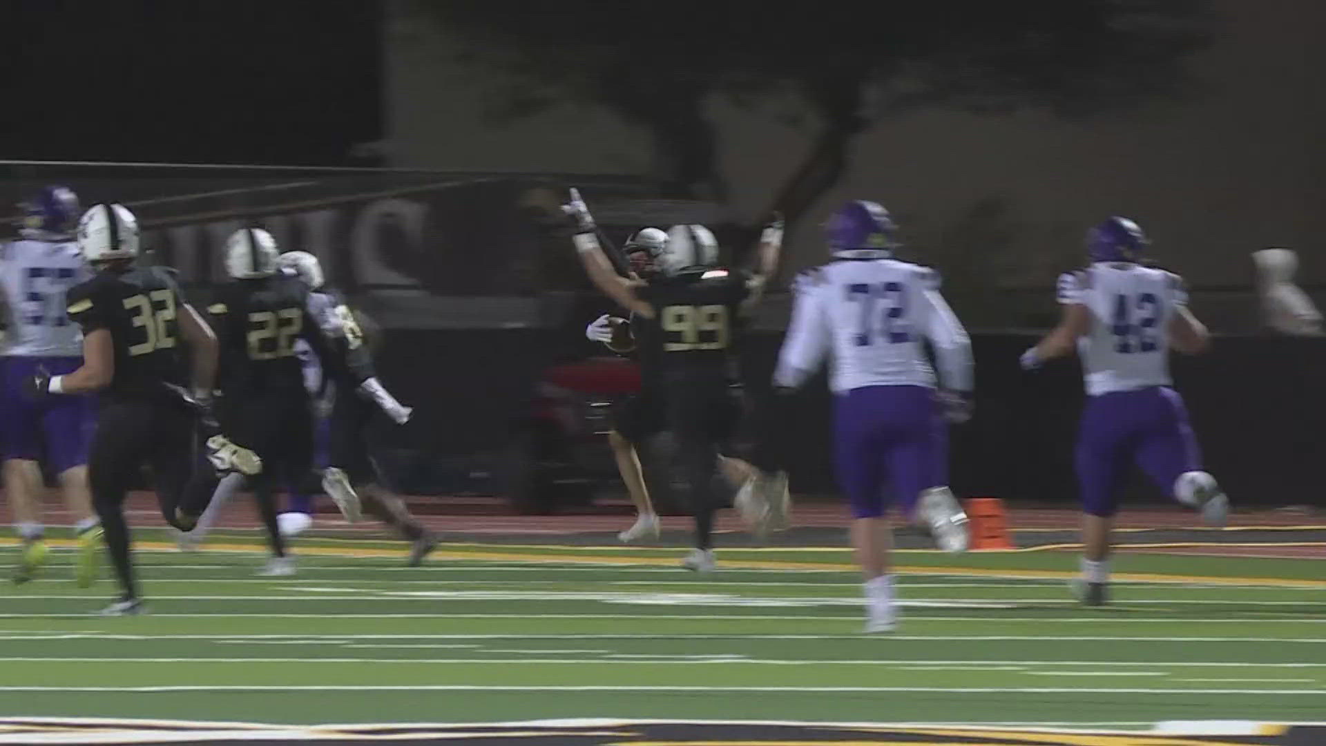 No. 6 Verrado beat No. 11 Notre Dame, 17-14, No. 7 Desert Edge beat No. 10 Cactus Shadows, 42-19. 12Sports' Jake Garcia has the highlights from both games.