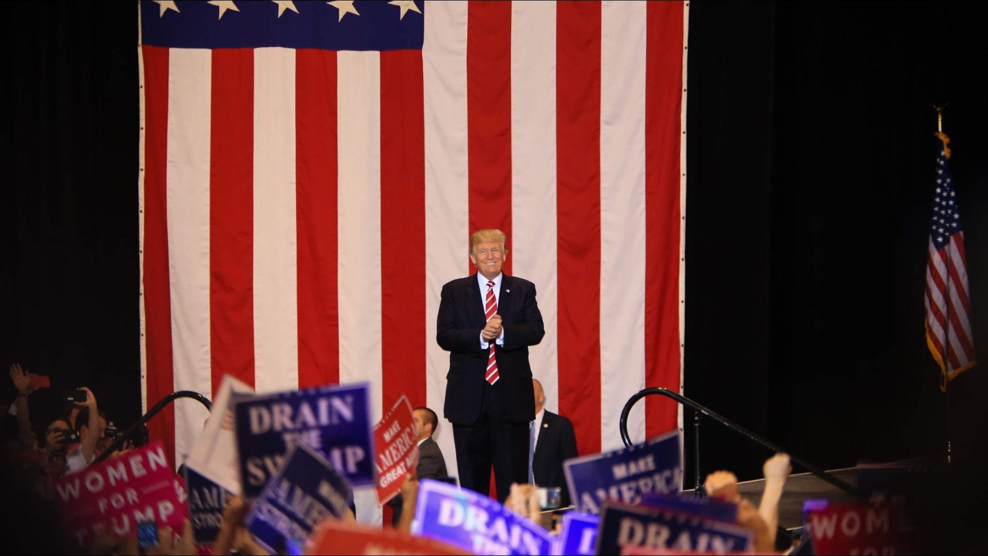 PHOTOS: Inside the Phoenix Trump rally | 12news.com