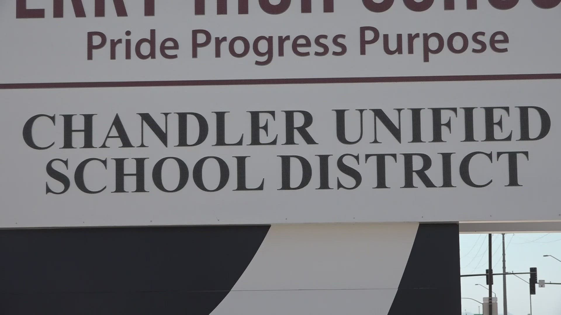 One of the East Valley's biggest school districts has experienced an enrollment loss of 800 students, which is four times more than what the district had projected.