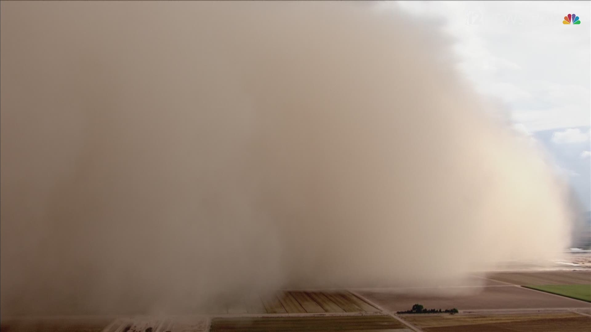 Check out a time lapse of the wall of dust moving northwest from Casa Grande