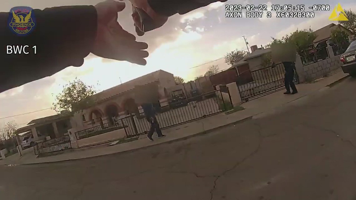 Studi Baru: Undang-undang senjata dapat berperan dalam penembakan polisi Arizona