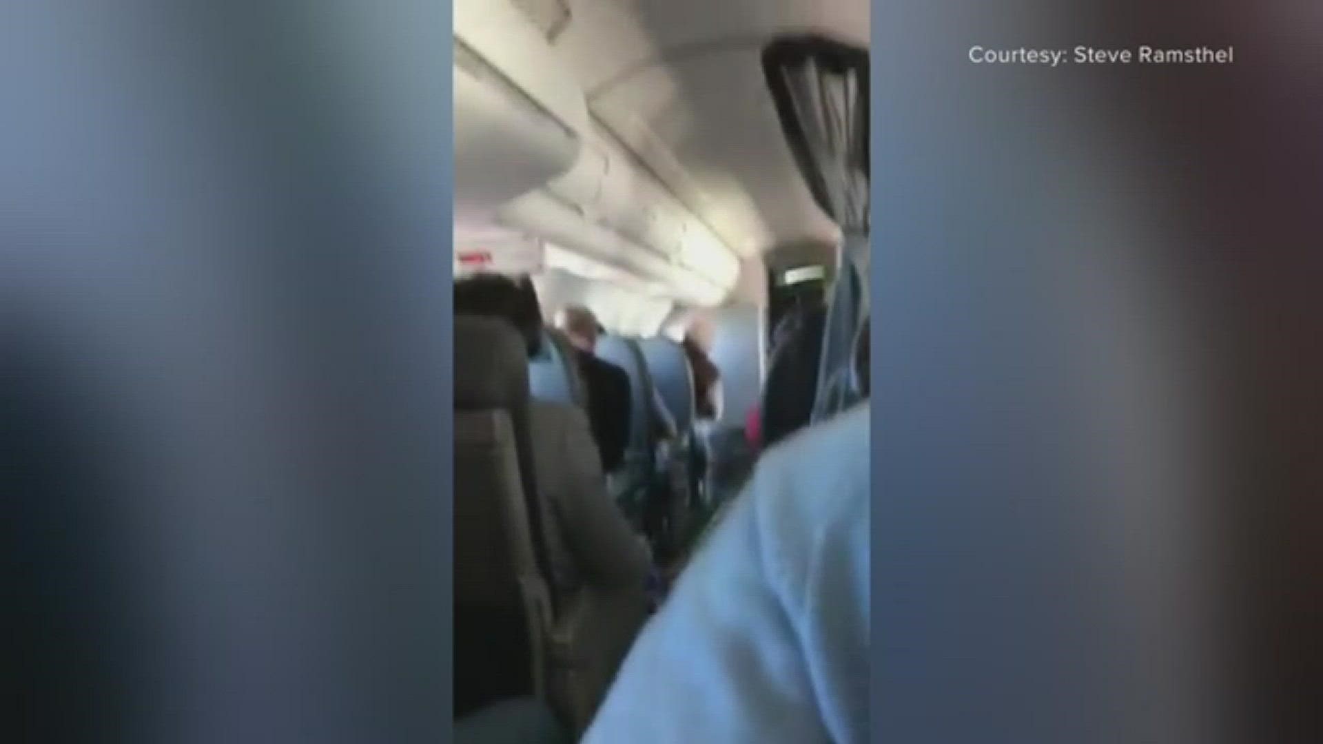 WATCH Video captures moment flight from Phoenix made an emergency landing in Dallas