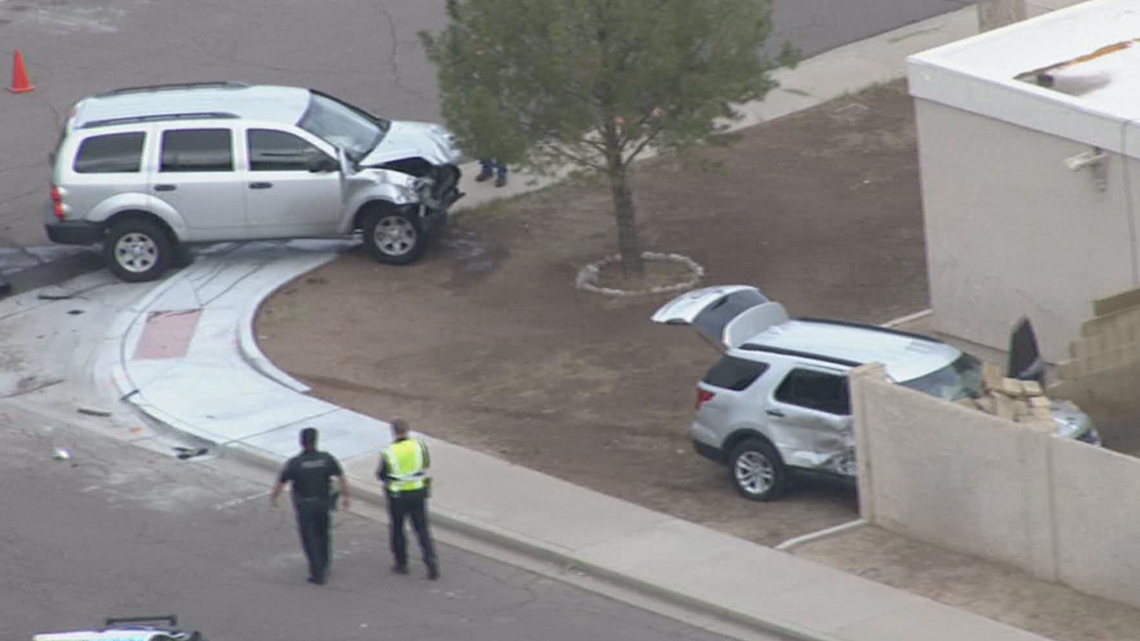 PD: Undercover Mesa Police vehicle involved in crash with theft suspect ...