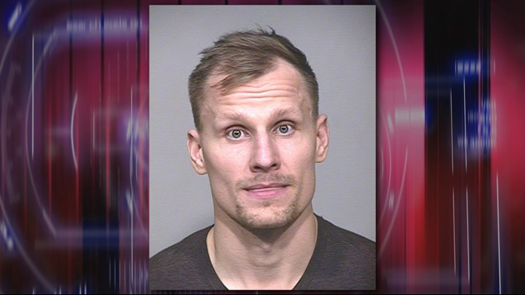 VIDEO: Richard Panik during Scottsdale arrest: 'I play for the Coyotes'