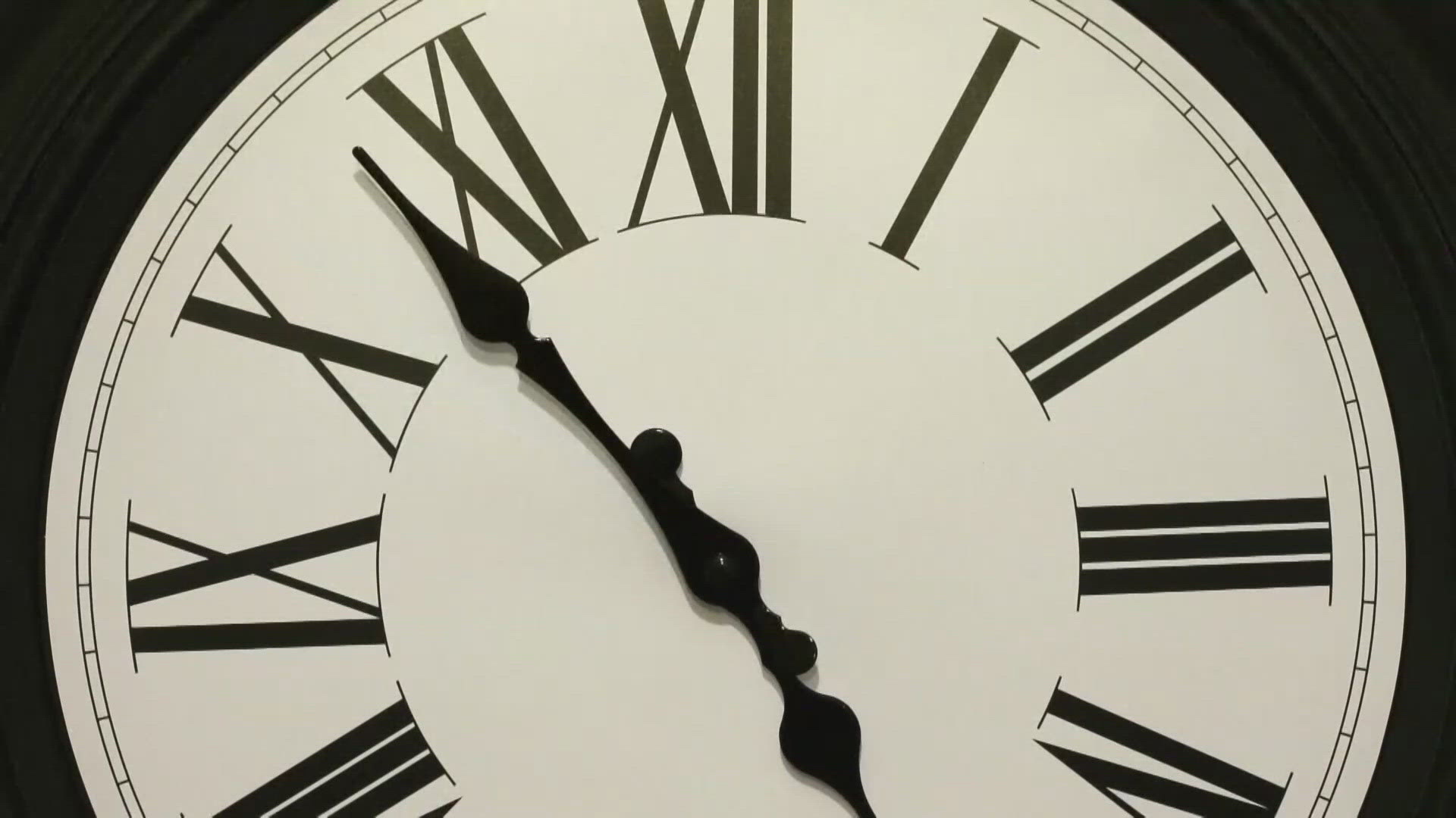 Bill would put Arizona on daylight-saving time