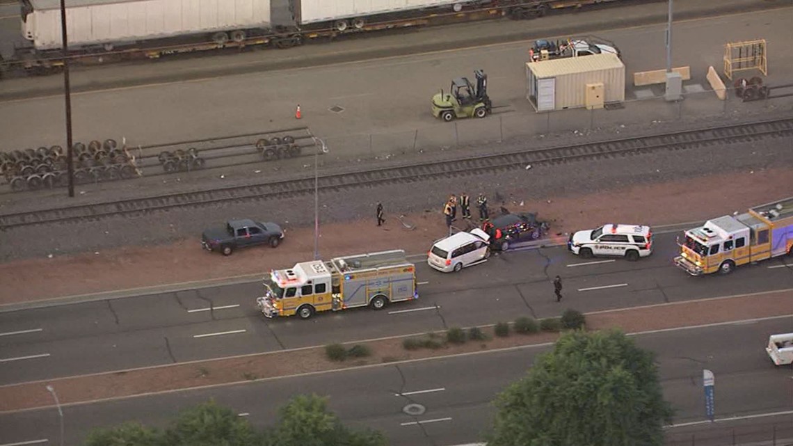 1 woman dead, 1 woman injured in Glendale crash | 12news.com