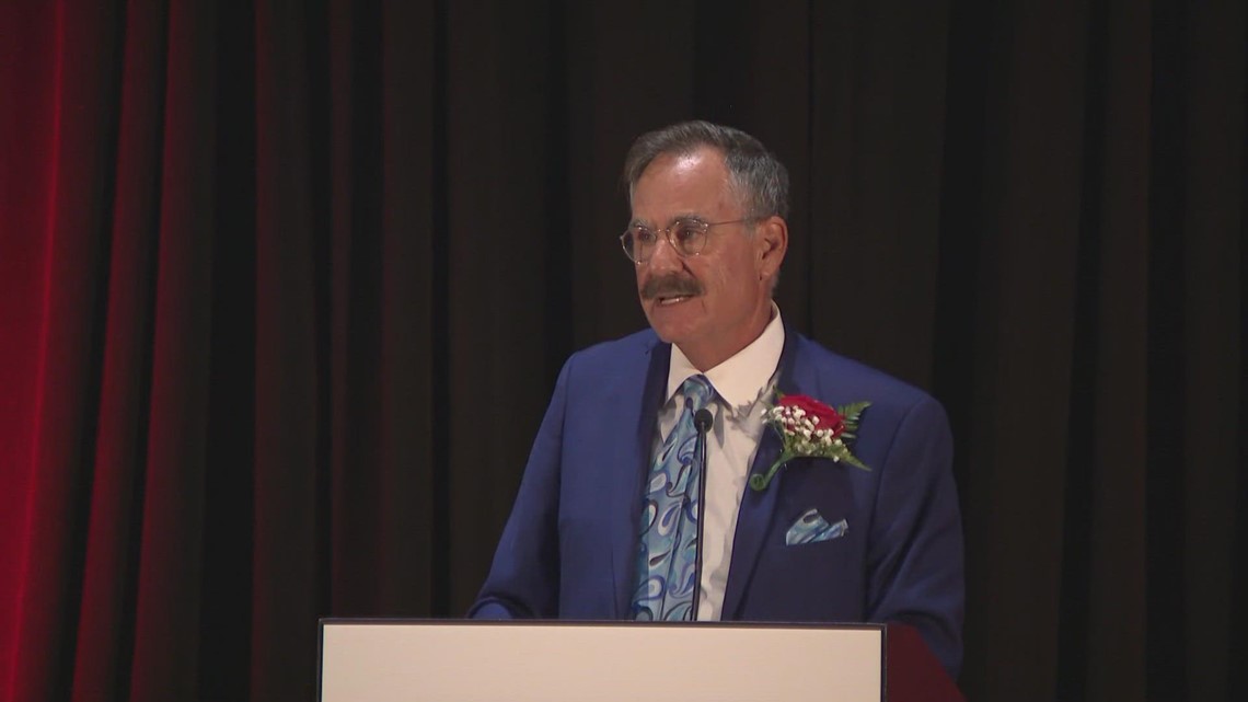 mark-curtis-joins-the-arizona-broadcasters-hall-of-fame-12news