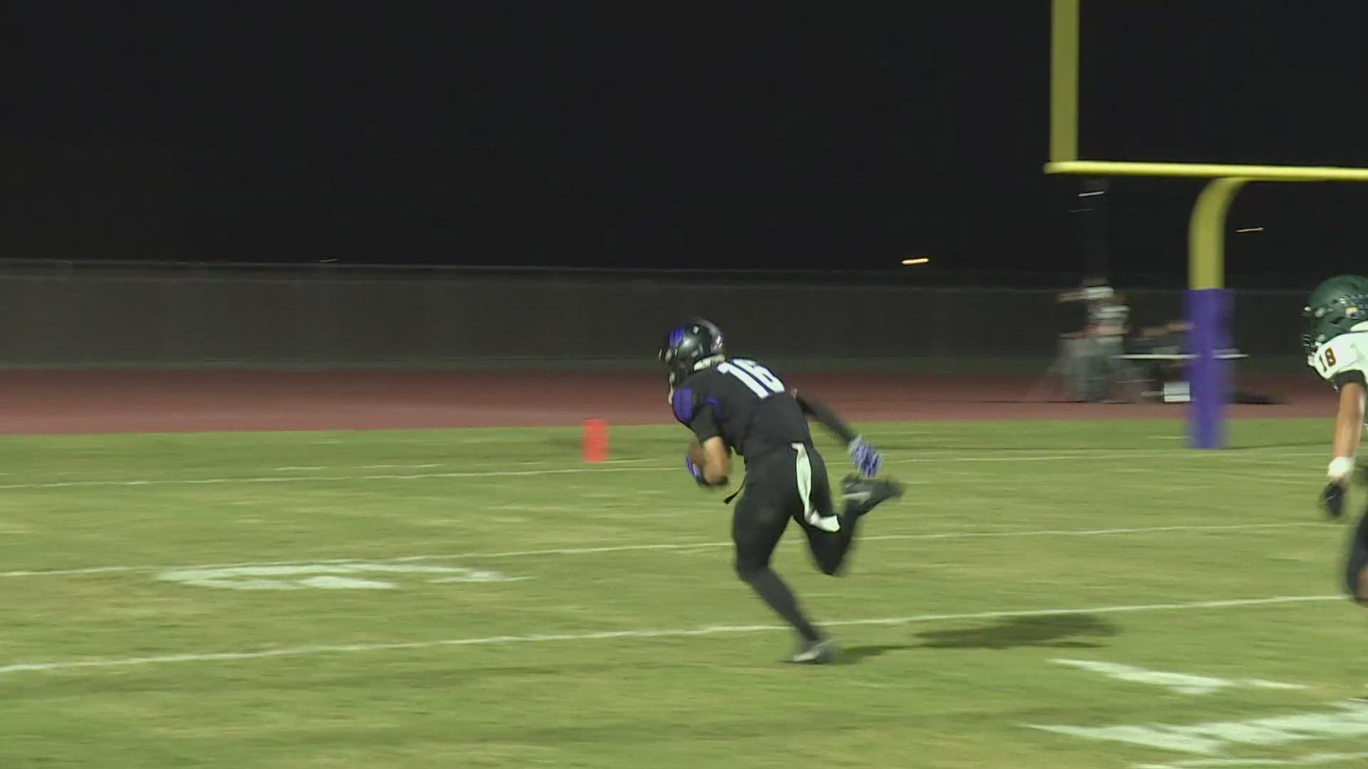 Here are the nominees for Friday Night Fever Week 10 Sweet Play of the Week. 